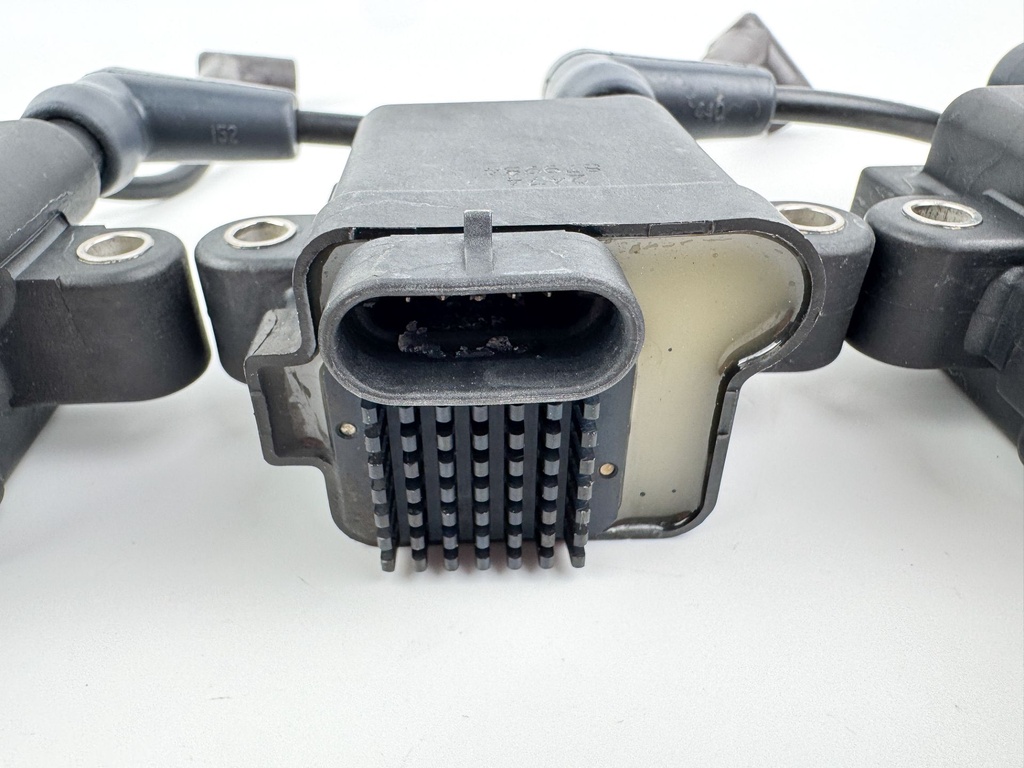 2005 Mercury 60 HP 4 Stroke Outboard Ignition Coil Set 879984T00 OEM