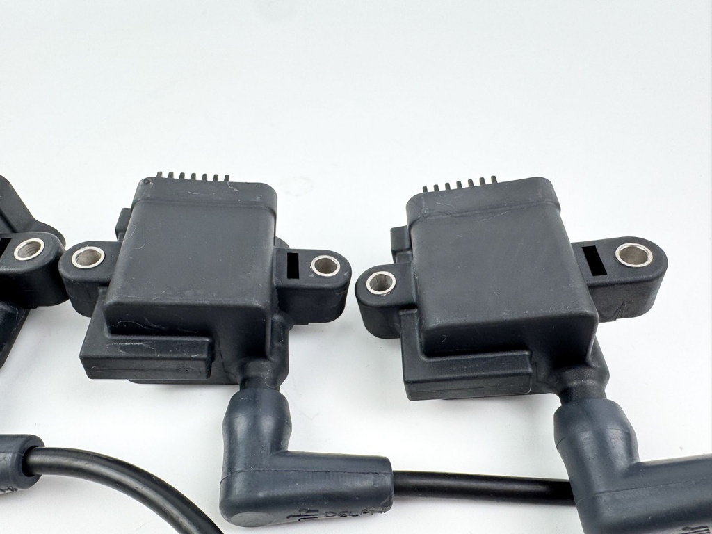 2005 Mercury 60 HP 4 Stroke Outboard Ignition Coil Set 879984T00 OEM