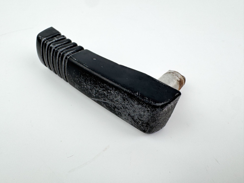 2005 Mercury 60 HP 4 Stroke Outboard Back Latch Handle 825782F1 OEM