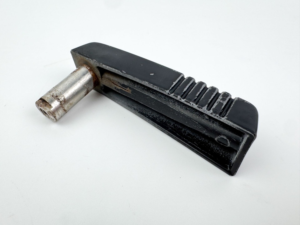 2005 Mercury 60 HP 4 Stroke Outboard Back Latch Handle 825782F1 OEM