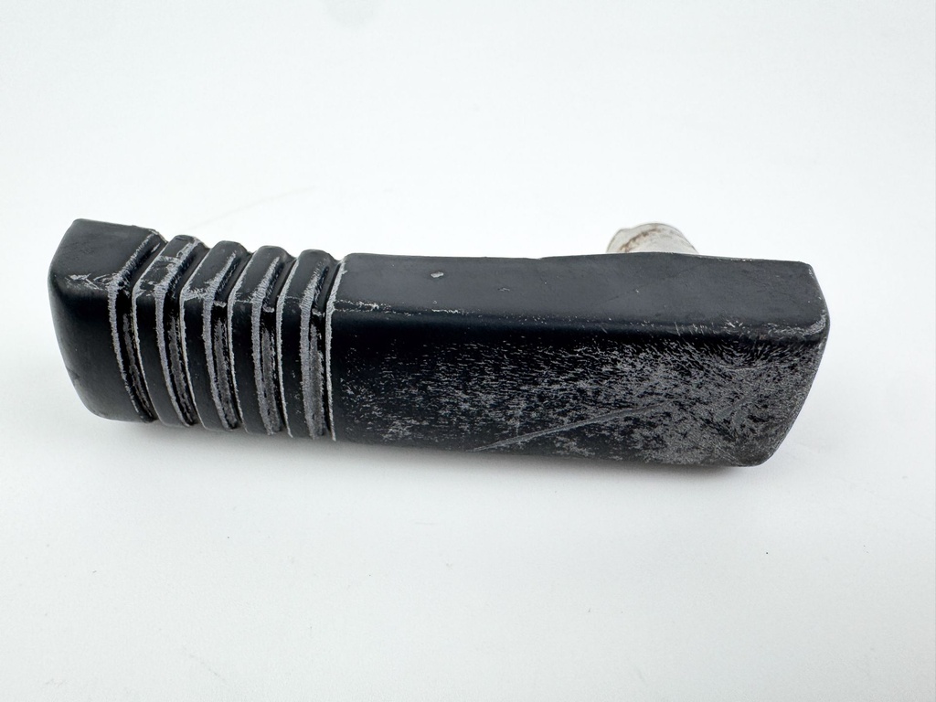 2005 Mercury 60 HP 4 Stroke Outboard Back Latch Handle 825782F1 OEM