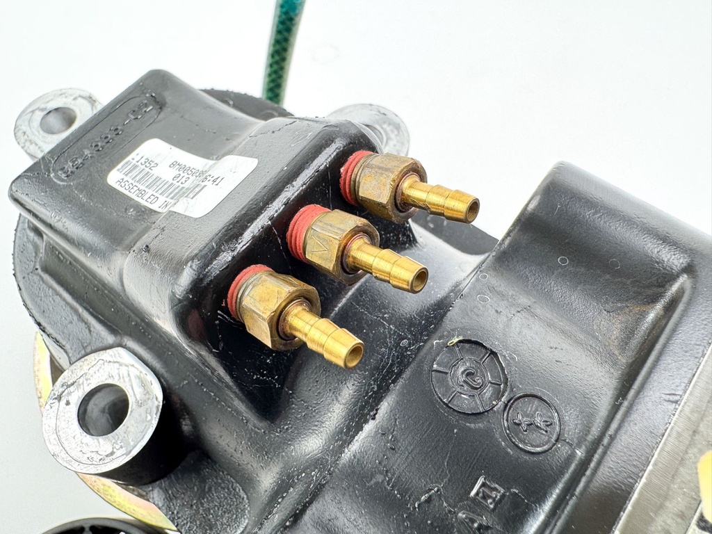 2012 Mercury 75 HP 2 Stroke Outboard Air Compressor Assembly 854333T11 OEM