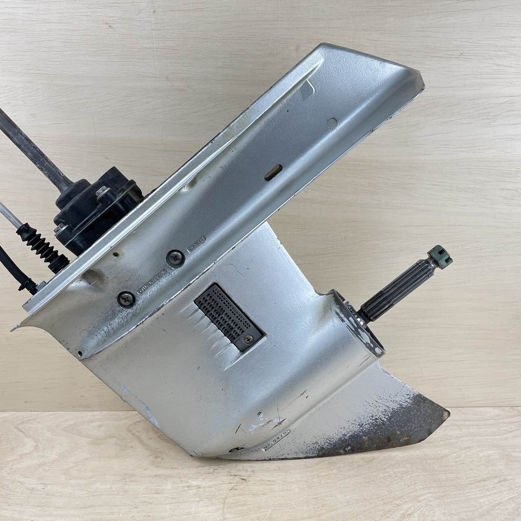 2005 Honda 50HP 4 Stroke Outboard 20" Lower Unit Gear Case 41100-ZW4-H16ZA