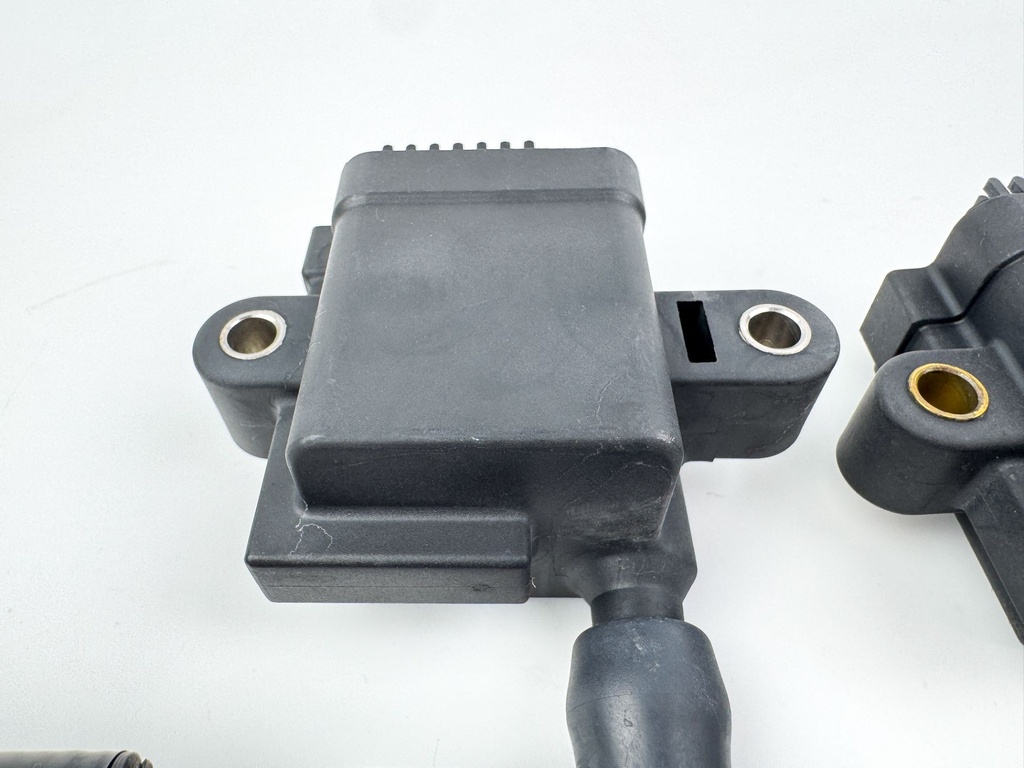 2012 Mercury 75 HP 2 Stroke Outboard Ignition Coil Set 879984T00 OEM