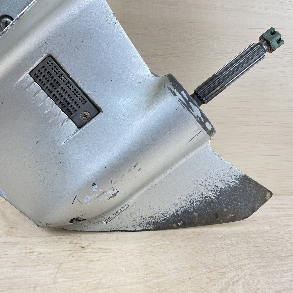 2005 Honda 50HP 4 Stroke Outboard 20" Lower Unit Gear Case 41100-ZW4-H16ZA