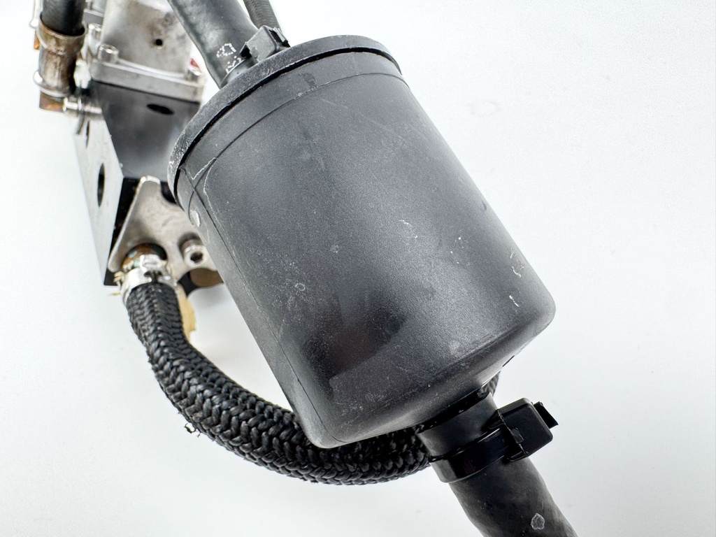 2012 Mercury 75 HP 2 Stroke Outboard Fuel Injector Set W/ Rail 895750T02 OEM