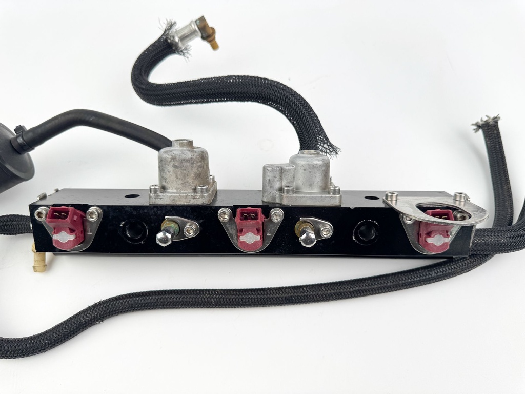 2012 Mercury 75 HP 2 Stroke Outboard Fuel Injector Set W/ Rail 895750T02 OEM