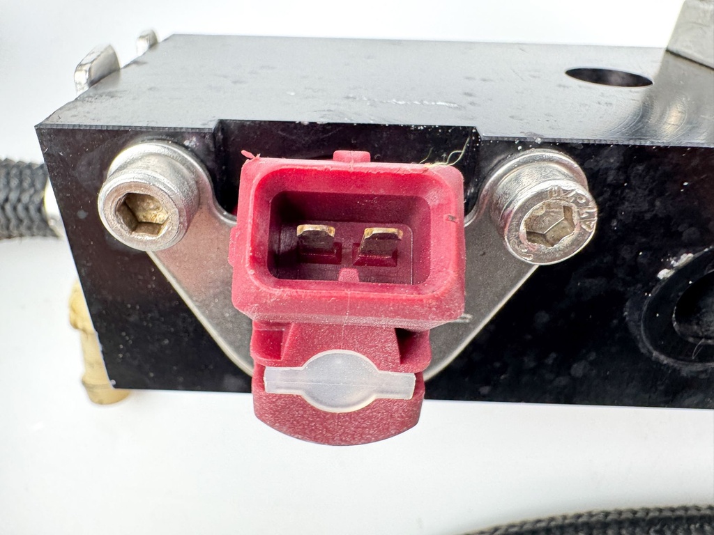 2012 Mercury 75 HP 2 Stroke Outboard Fuel Injector Set W/ Rail 895750T02 OEM