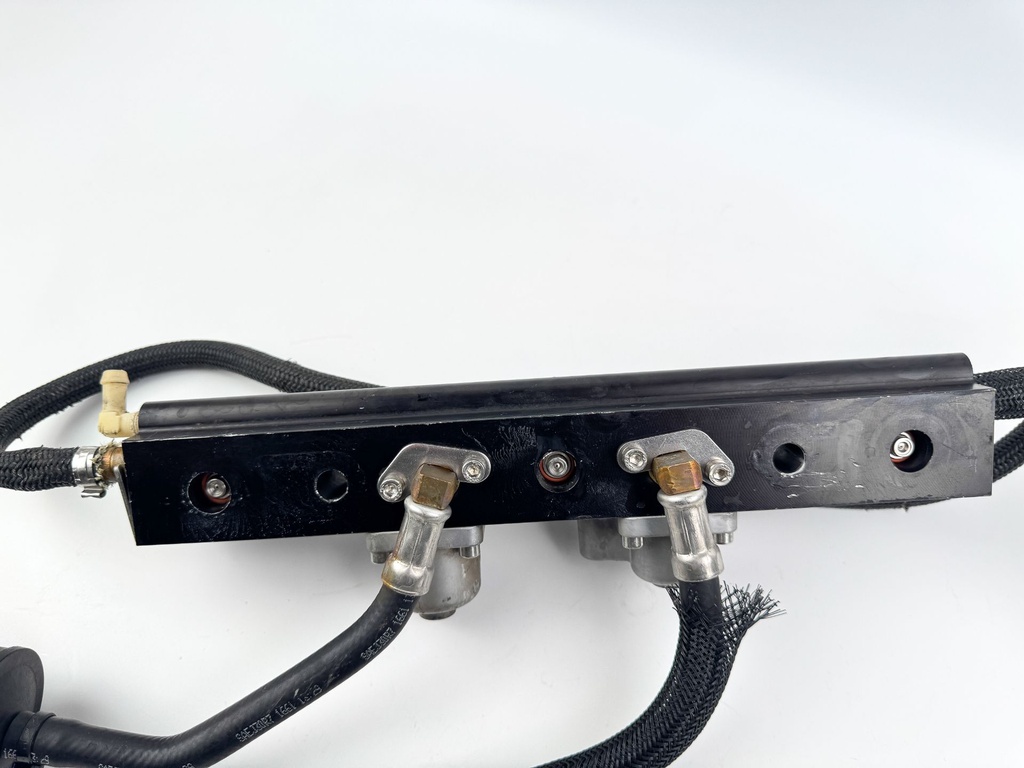 2012 Mercury 75 HP 2 Stroke Outboard Fuel Injector Set W/ Rail 895750T02 OEM