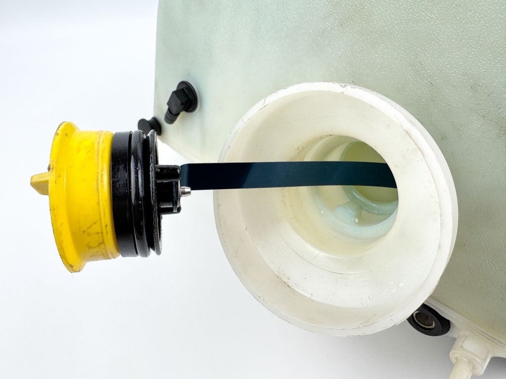 2012 Mercury 75 HP 2 Stroke Outboard Oil Tank 879844T04 OEM