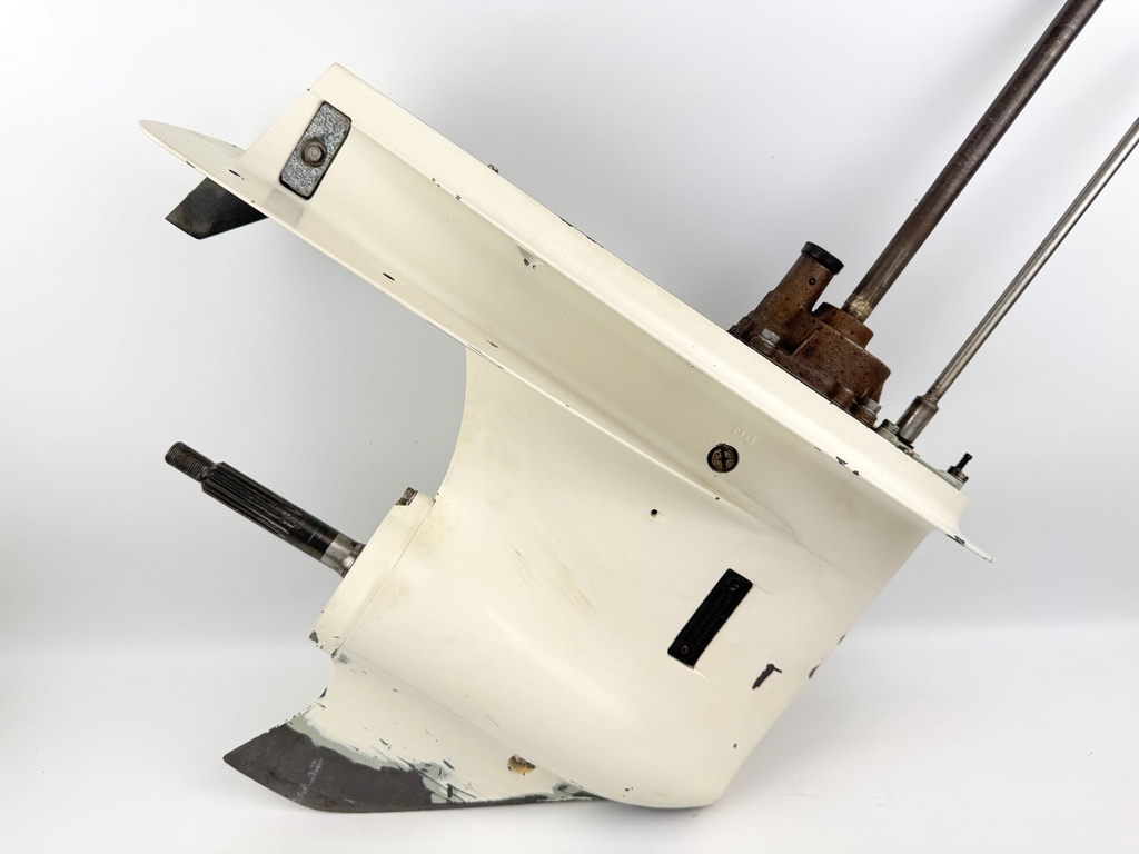 2004 Suzuki 115 HP 4 Stroke Outboard 20" Lower Unit Gear Case  OEM