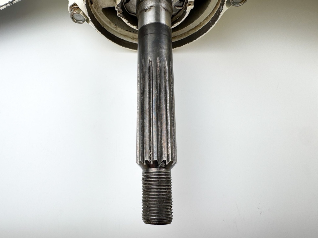 2004 Suzuki 115 HP 4 Stroke Outboard 20" Lower Unit Gear Case  OEM