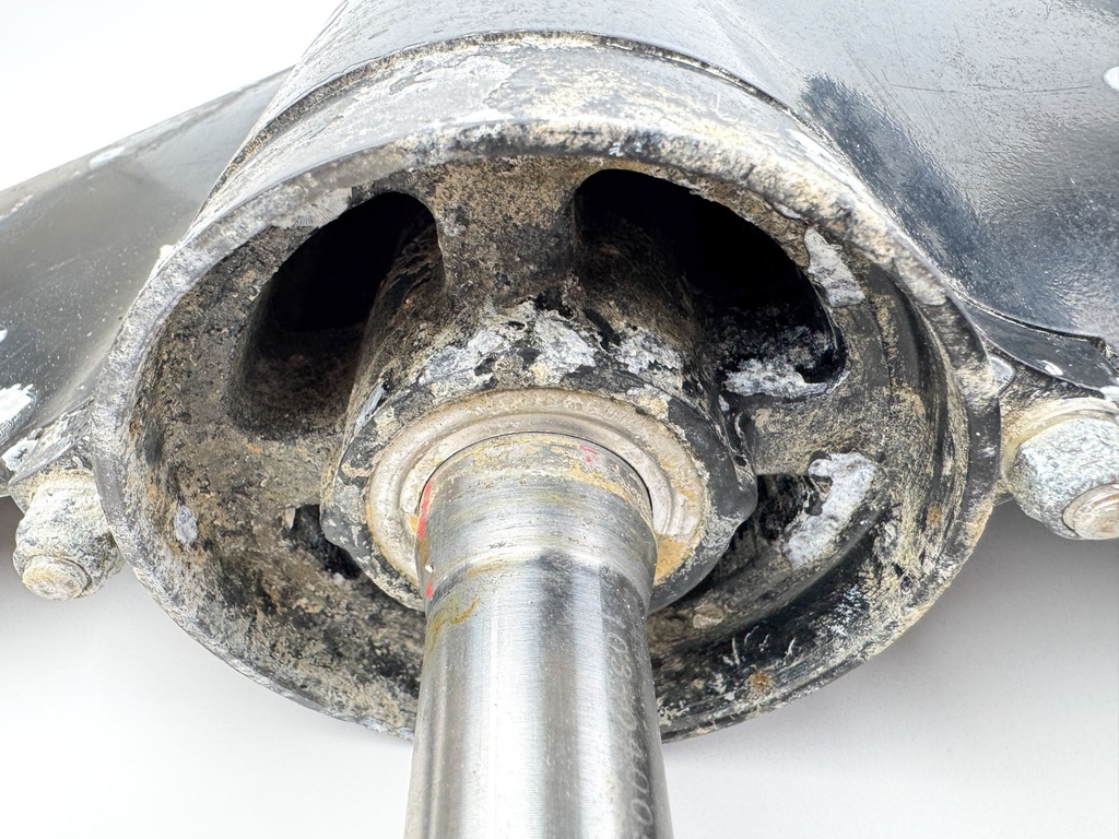 2001-2006 Mercury 40 50 60 HP 4 Stroke 20" Lower Unit Gear Case 9011G90 2.33:1