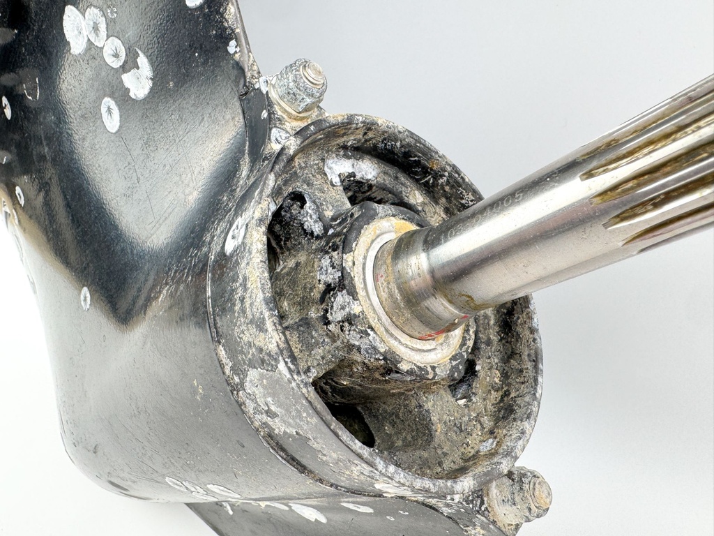 2001-2006 Mercury 40 50 60 HP 4 Stroke 20" Lower Unit Gear Case 9011G90 2.33:1