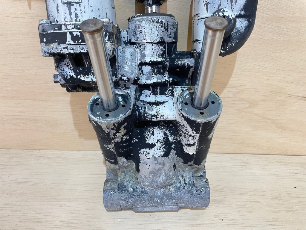 Evinrude Johnson BRP Power Trim & Tilt Unit Assembly