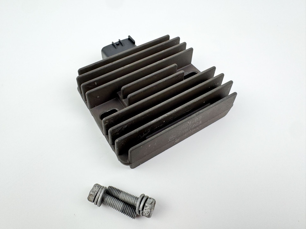 2003 Yamaha 115 HP 4 Stroke Outboard Rectifier & Regulator 68V-81960-00-00 OEM