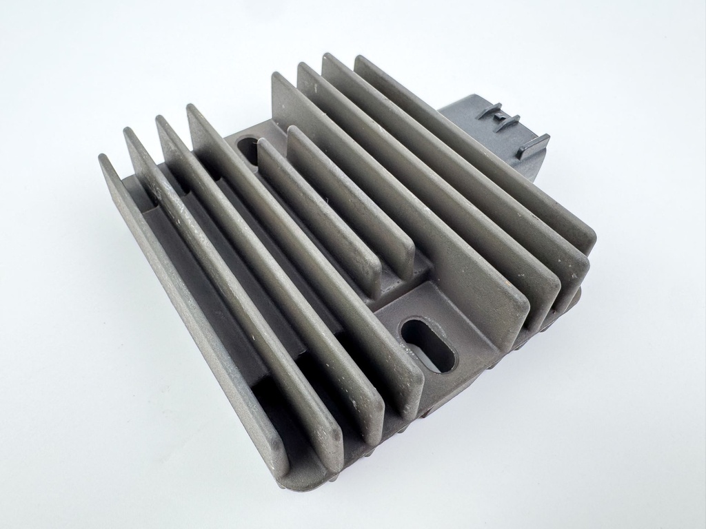 2003 Yamaha 115 HP 4 Stroke Outboard Rectifier & Regulator 68V-81960-00-00 OEM