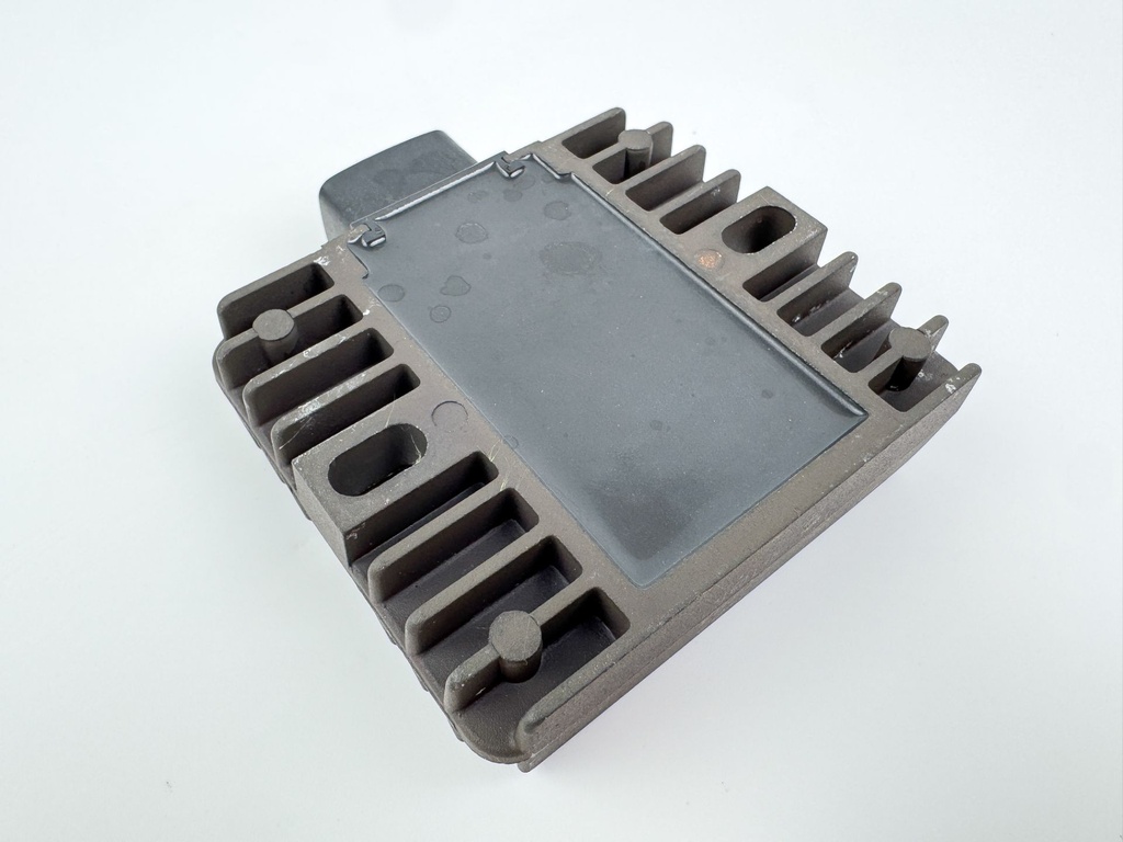 2003 Yamaha 115 HP 4 Stroke Outboard Rectifier & Regulator 68V-81960-00-00 OEM