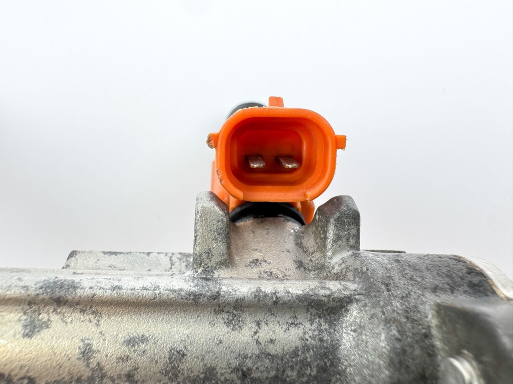 2003 Yamaha 115 HP 4 Stroke Outboard Fuel Injector Set W/ Rail 68V-8A360-00-00 OEM