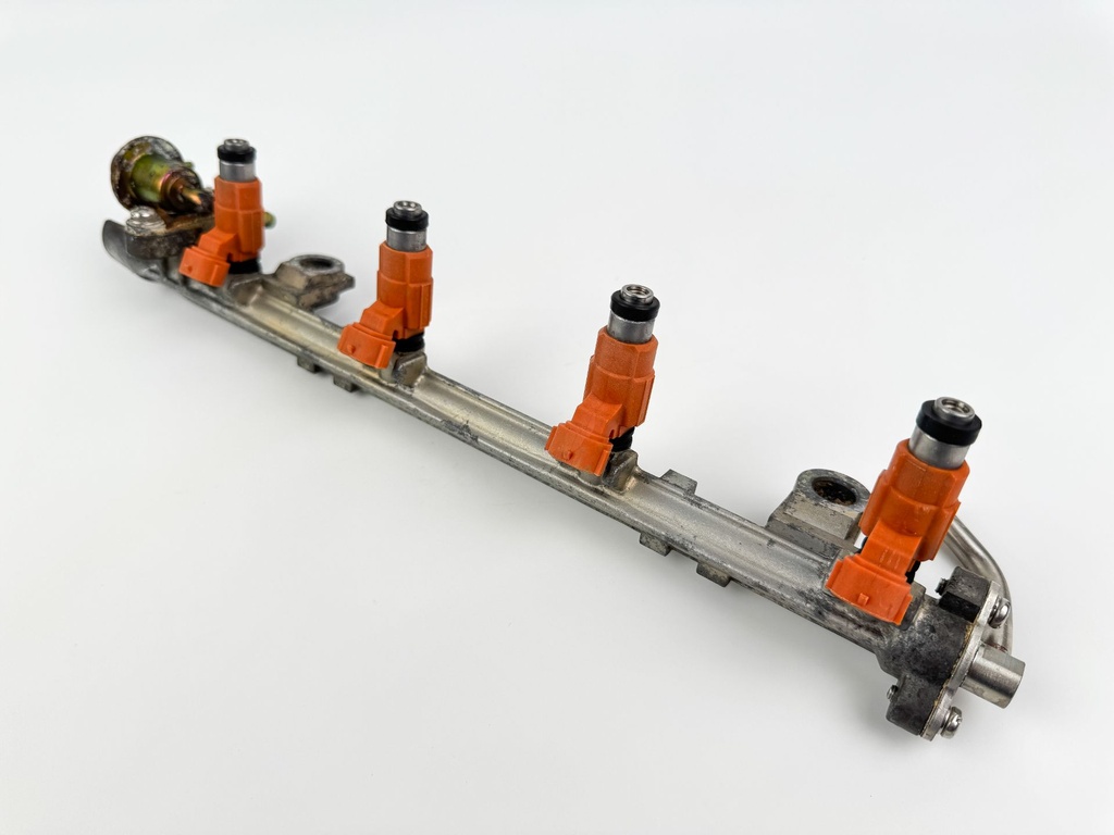 2003 Yamaha 115 HP 4 Stroke Outboard Fuel Injector Set W/ Rail 68V-8A360-00-00 OEM