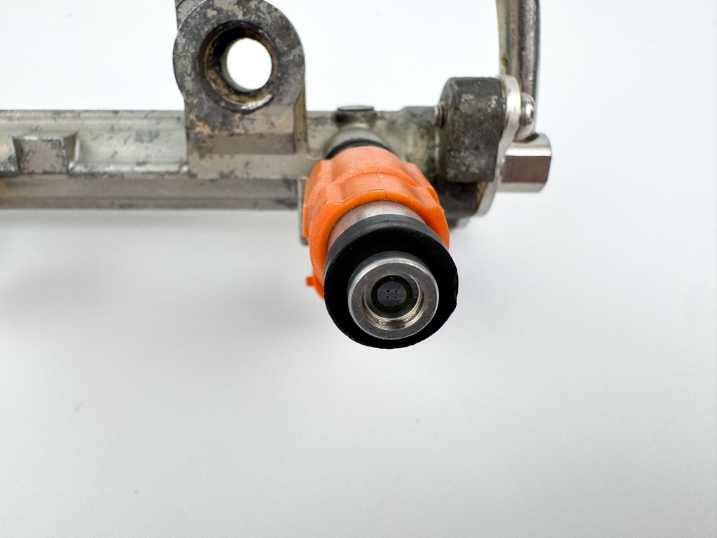 2003 Yamaha 115 HP 4 Stroke Outboard Fuel Injector Set W/ Rail 68V-8A360-00-00 OEM