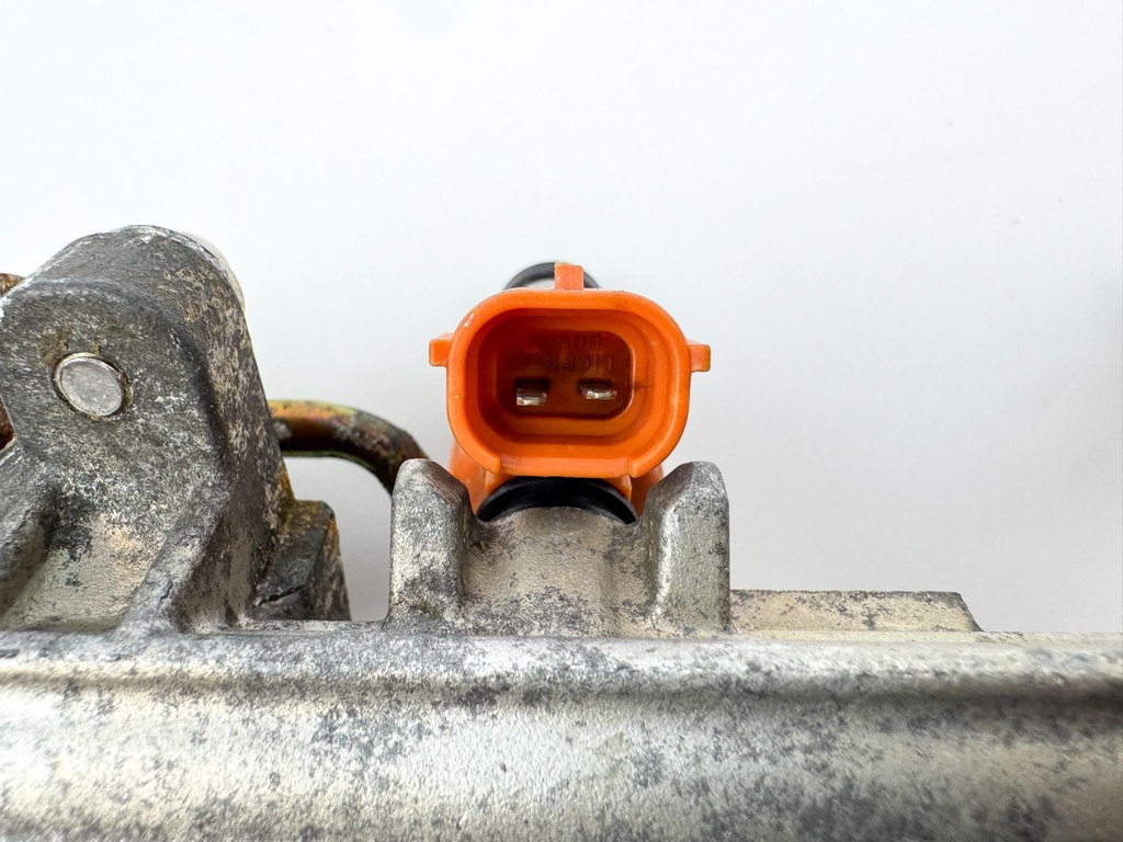 2003 Yamaha 115 HP 4 Stroke Outboard Fuel Injector Set W/ Rail 68V-8A360-00-00 OEM