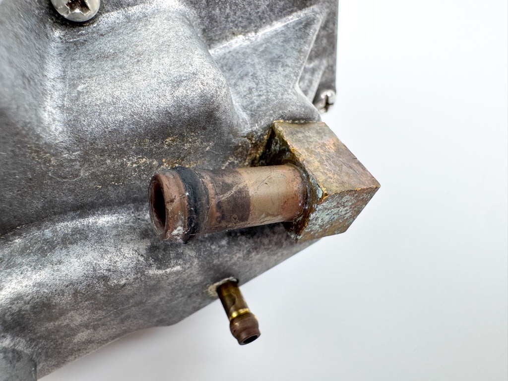 2003 Yamaha 115 HP 4 Stroke Outboard VST Float Chamber Assembly 68V-14180-01-00 Parts