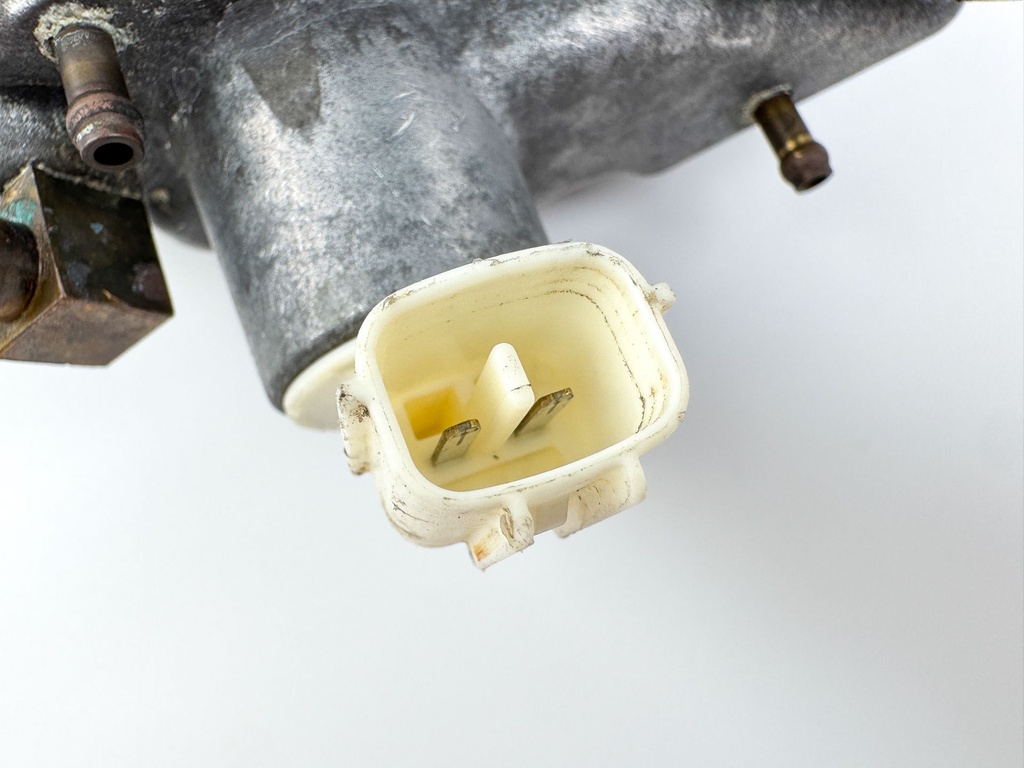 2003 Yamaha 115 HP 4 Stroke Outboard VST Float Chamber Assembly 68V-14180-01-00 Parts