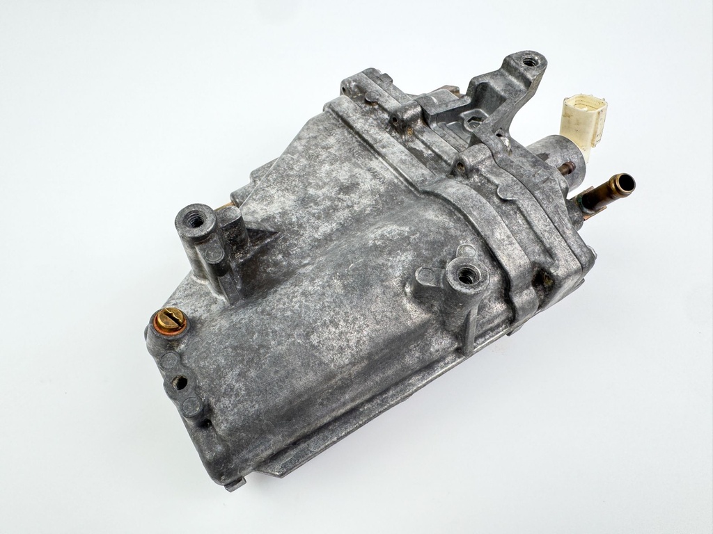 2003 Yamaha 115 HP 4 Stroke Outboard VST Float Chamber Assembly 68V-14180-01-00 Parts