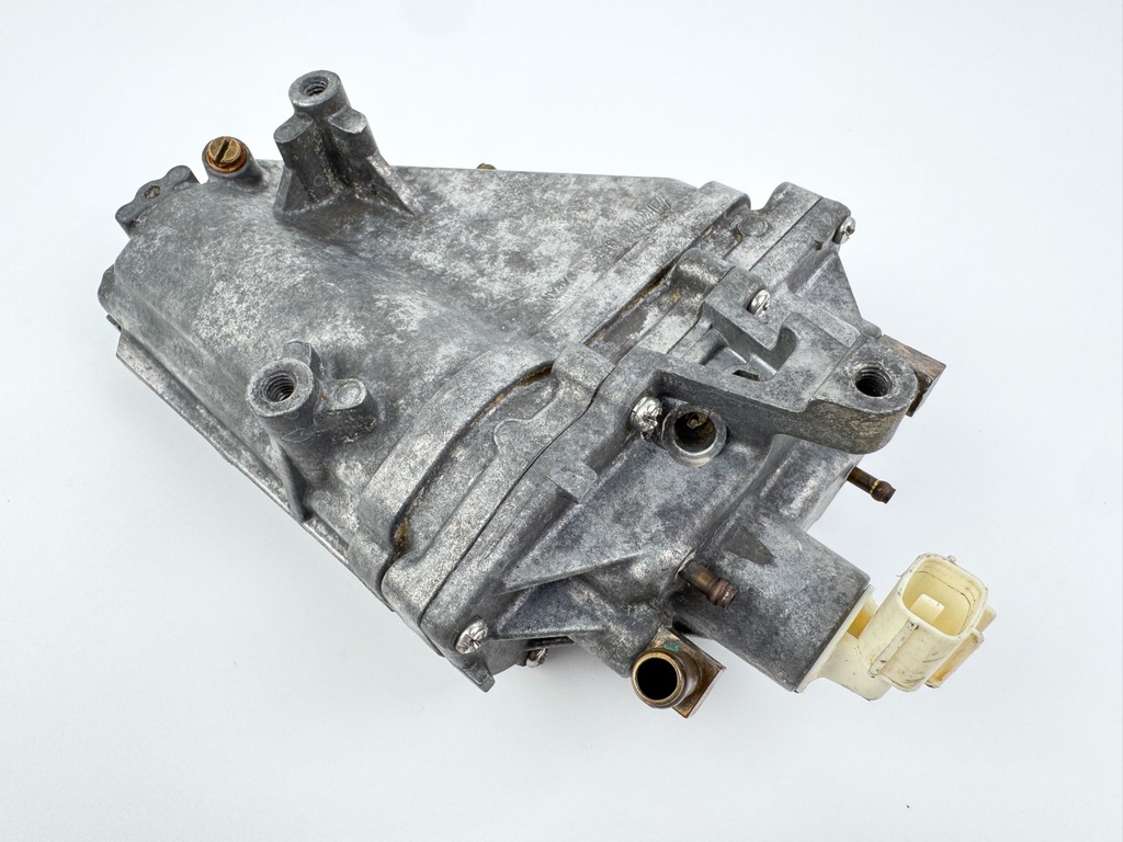 2003 Yamaha 115 HP 4 Stroke Outboard VST Float Chamber Assembly 68V-14180-01-00 Parts