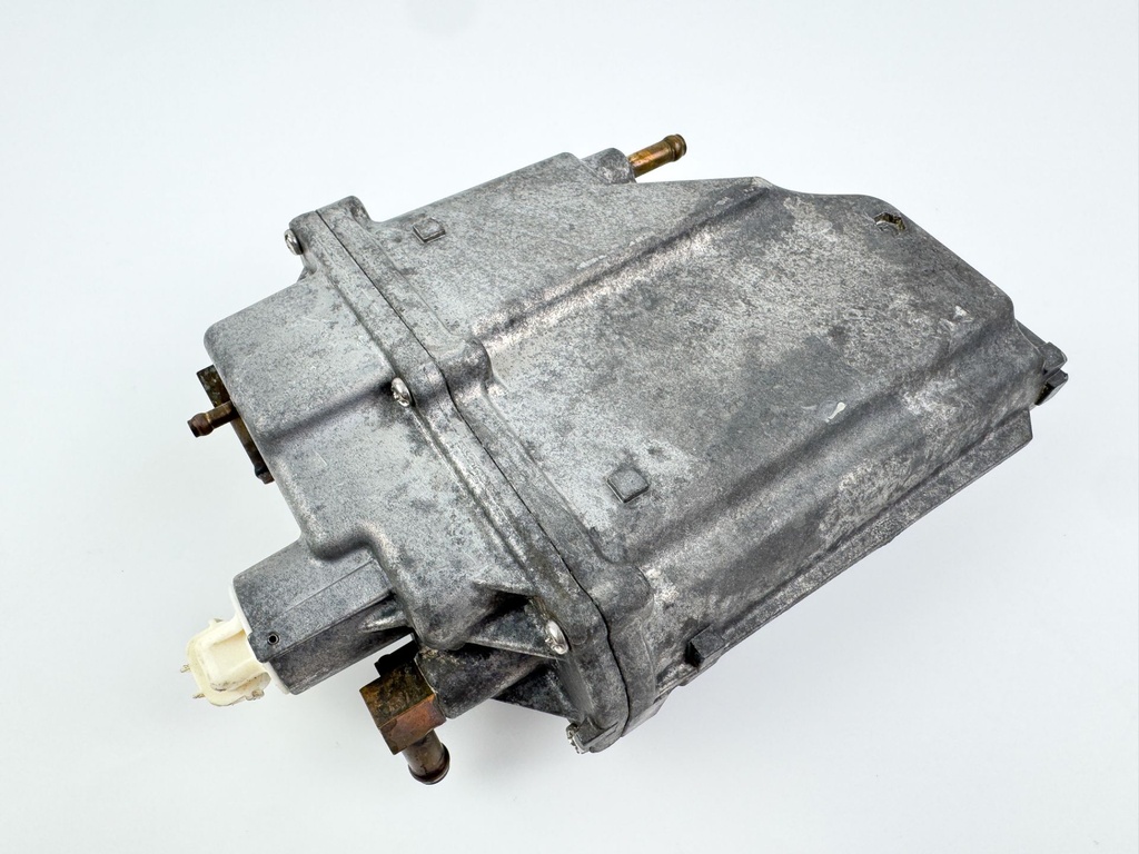 2003 Yamaha 115 HP 4 Stroke Outboard VST Float Chamber Assembly 68V-14180-01-00 Parts