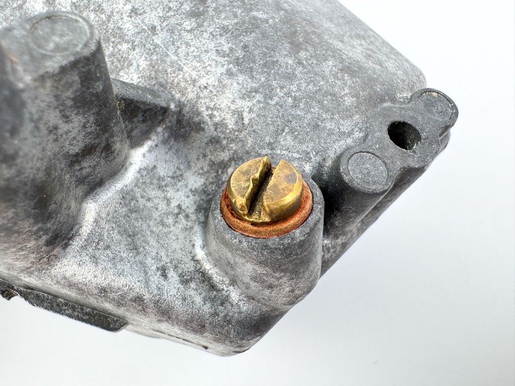 2003 Yamaha 115 HP 4 Stroke Outboard VST Float Chamber Assembly 68V-14180-01-00 Parts