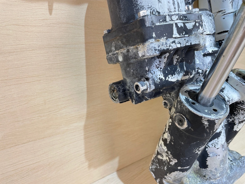 Evinrude Johnson BRP Power Trim & Tilt Unit Assembly