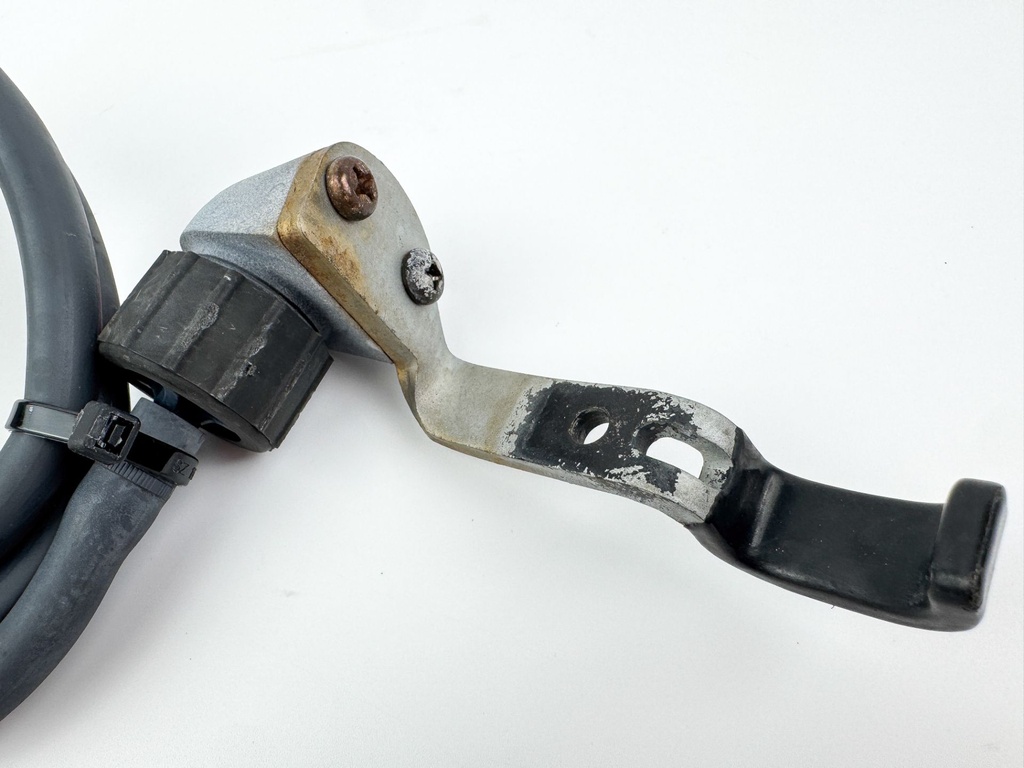 2003 Yamaha 115 HP 4 Stroke Outboard Fresh Water Flush Port 67F-12535-01-00 OEM