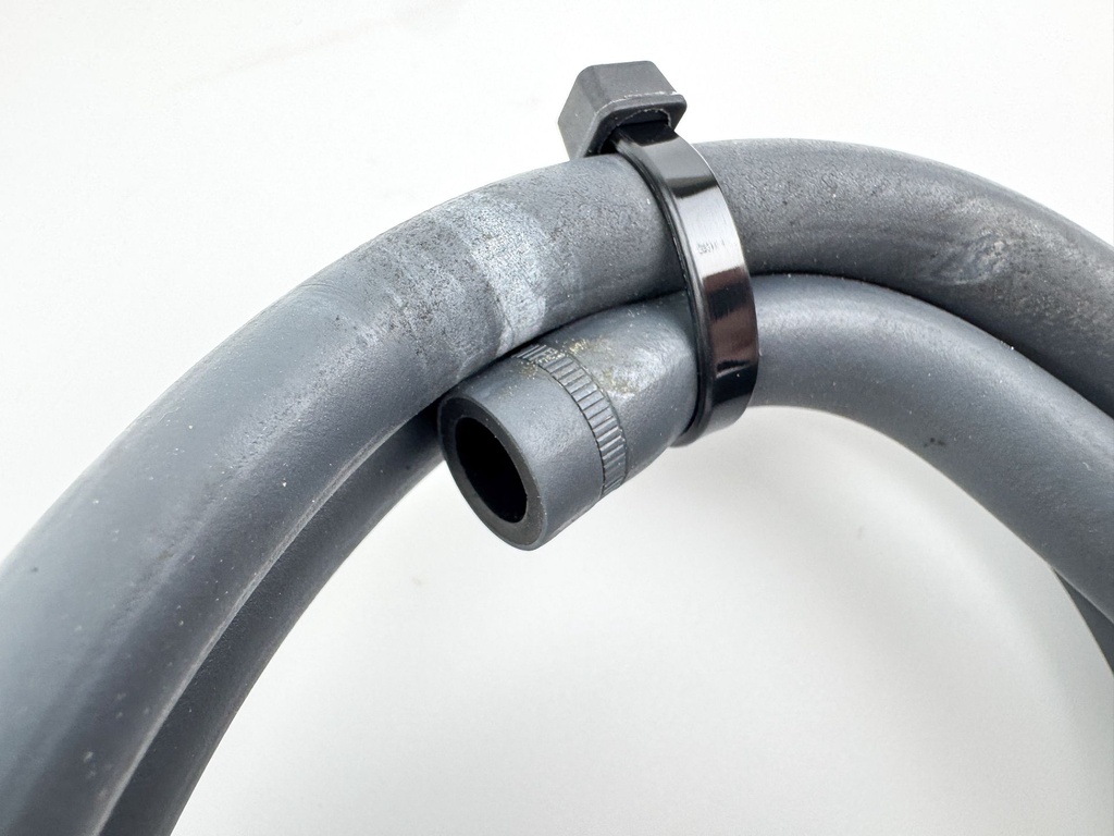 2003 Yamaha 115 HP 4 Stroke Outboard Fresh Water Flush Port 67F-12535-01-00 OEM