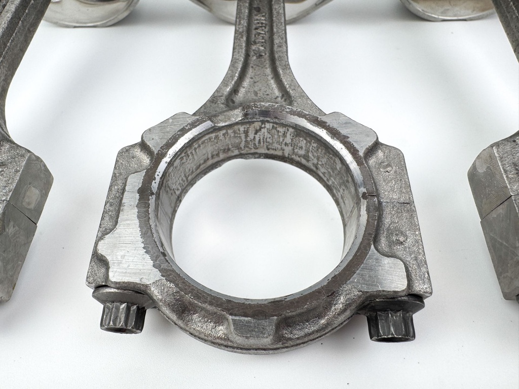 2003 Yamaha 115 HP 4 Stroke Outboard Piston & Connecting Rod Set 68V-W1164-00-00 OEM