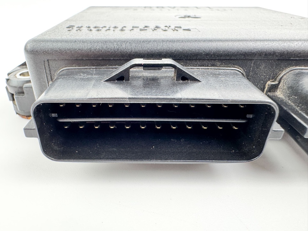 2003 Yamaha 115 HP 4 Stroke Outboard ECU Engine Control Unit 68V-8591A-11-00 OEM