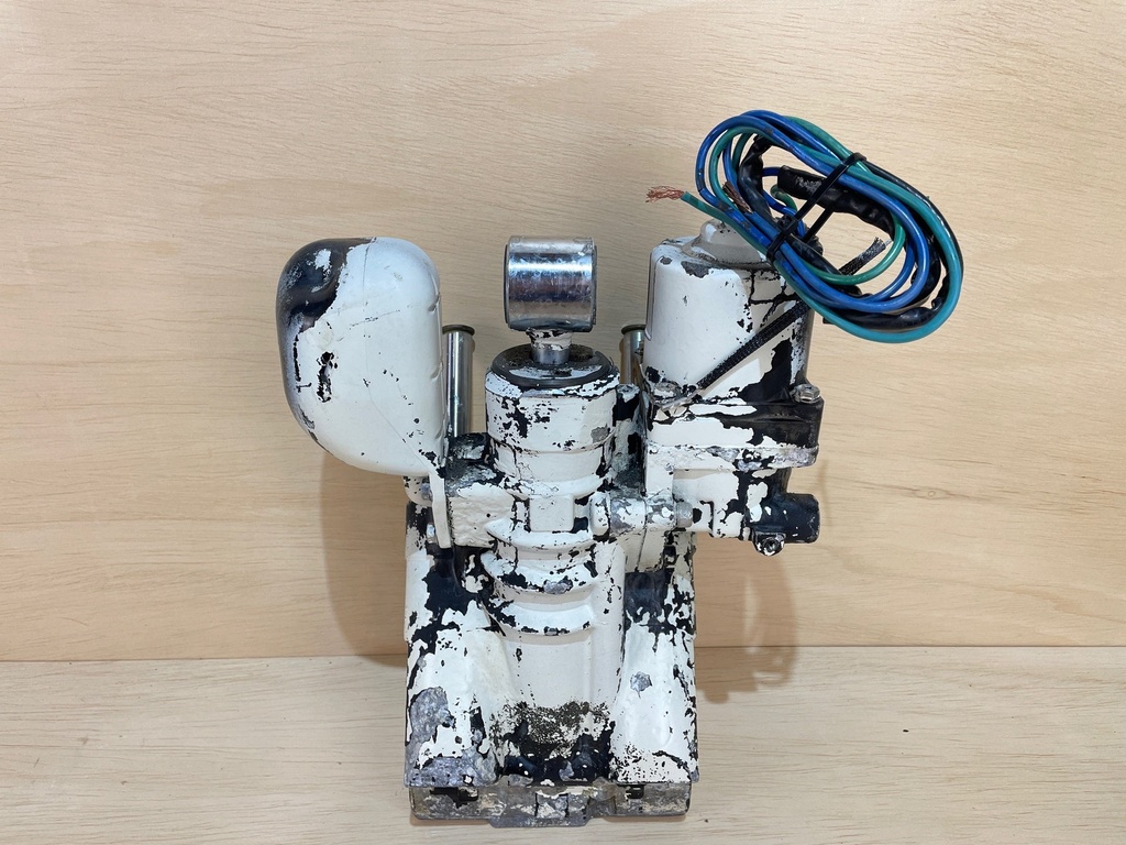 Evinrude Johnson BRP Power Trim & Tilt Unit Assembly