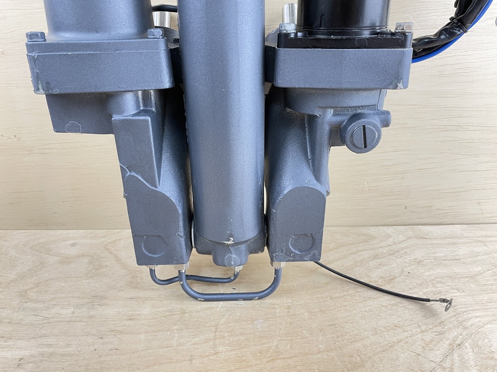 2003 Yamaha 60HP 2 Stroke Outboard Power Trim & Tilt Assembly 6H1-43800-13-4D