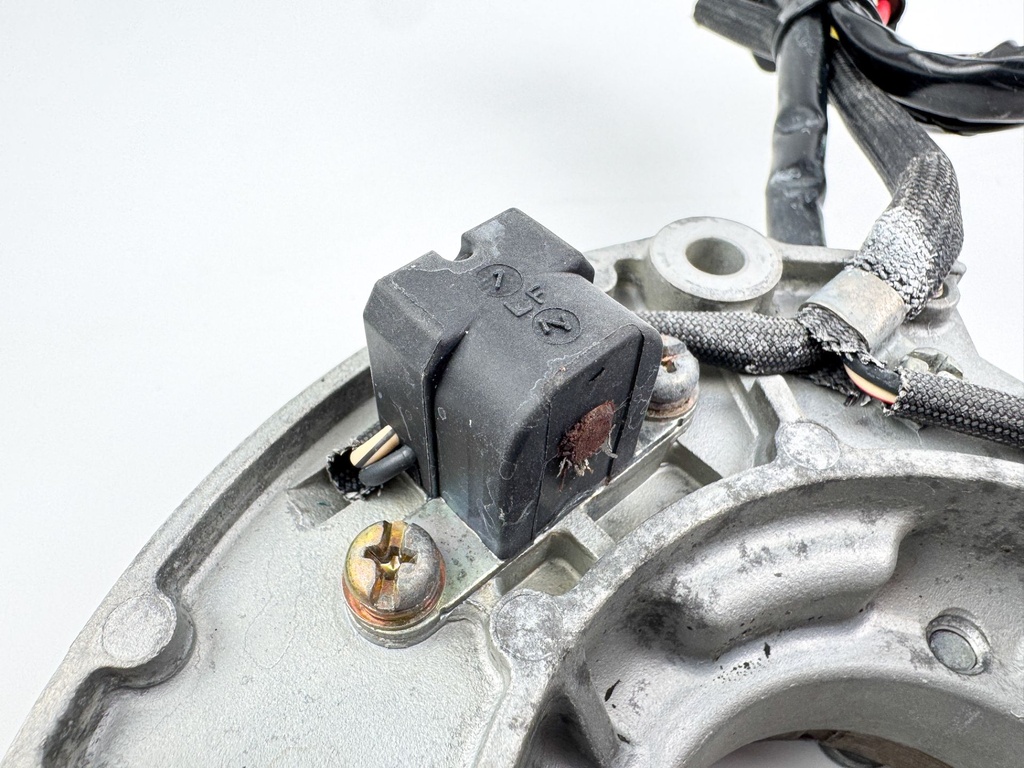 2003 Yamaha 115 HP 4 Stroke Outboard Coil Pulser Base Stator Assembly 68V-81460-00-00 OEM