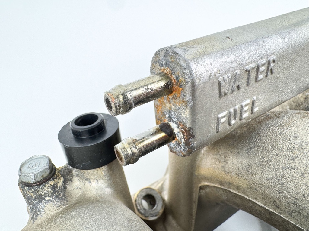 2003 Yamaha 115 HP 4 Stroke Outboard Intake Manifold & Throttle Body 68V-13751-01-00 OEM