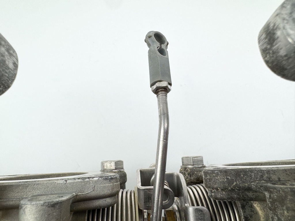 2003 Yamaha 115 HP 4 Stroke Outboard Intake Manifold & Throttle Body 68V-13751-01-00 OEM