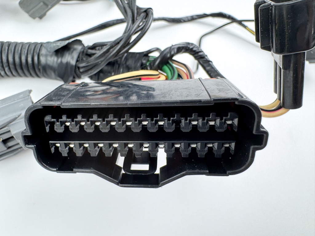 2003 Yamaha 115 HP 4 Stroke Outboard Engine Wire Harness 68V-82590-20-00 OEM