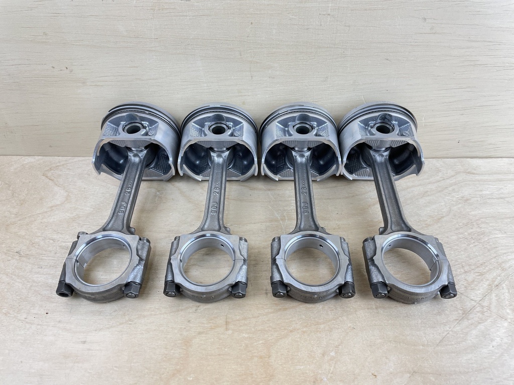 2005 Suzuki 90HP 4 Stroke Outboard Piston & Connecting Rod Set 12111-90J01