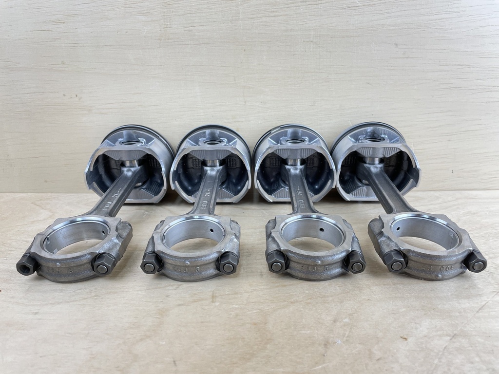 2005 Suzuki 90HP 4 Stroke Outboard Piston & Connecting Rod Set 12111-90J01