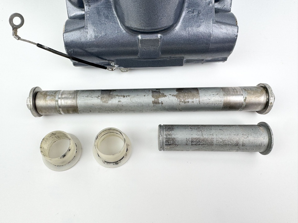 2003 Yamaha 115 HP 4 Stroke Outboard Power Trim Tilt Unit 63P-43800-23-00 OEM