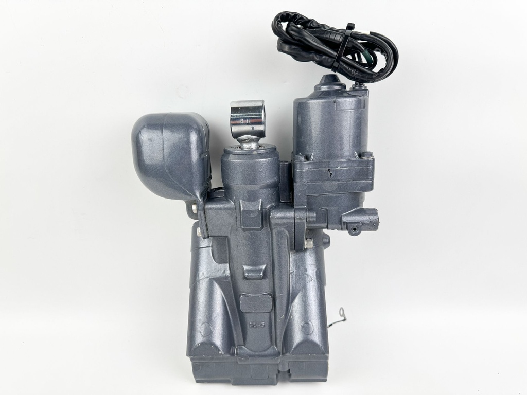 2003 Yamaha 115 HP 4 Stroke Outboard Power Trim Tilt Unit 63P-43800-23-00 OEM