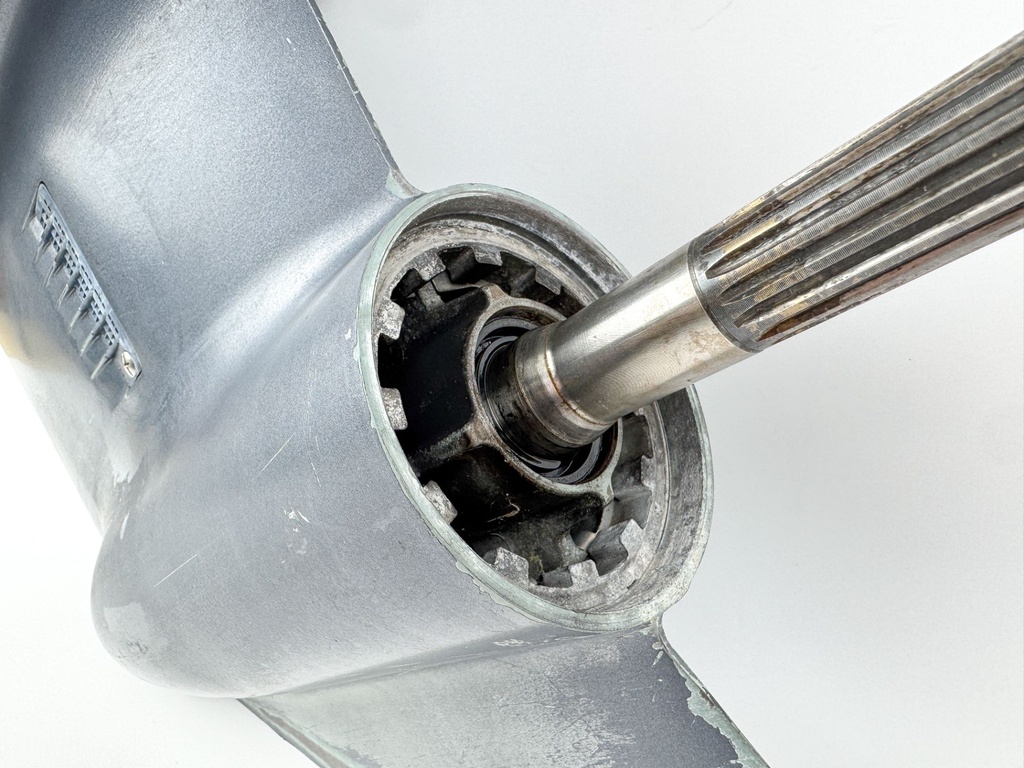 2000-2015 Yamaha 115HP 4 Stroke Outboard 20" Long Lower Unit Gear Case Assembly