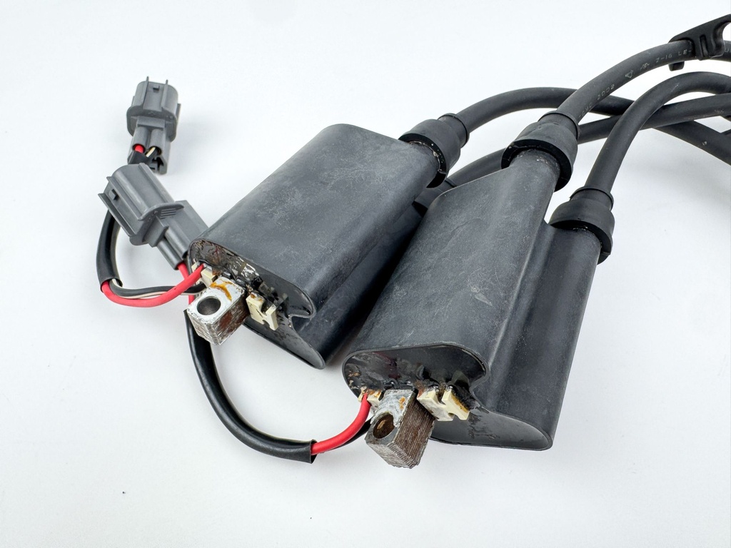 2003 Yamaha 115 HP 4 Stroke Outboard Ignition Coil Set 68V-82310-00-00 OEM