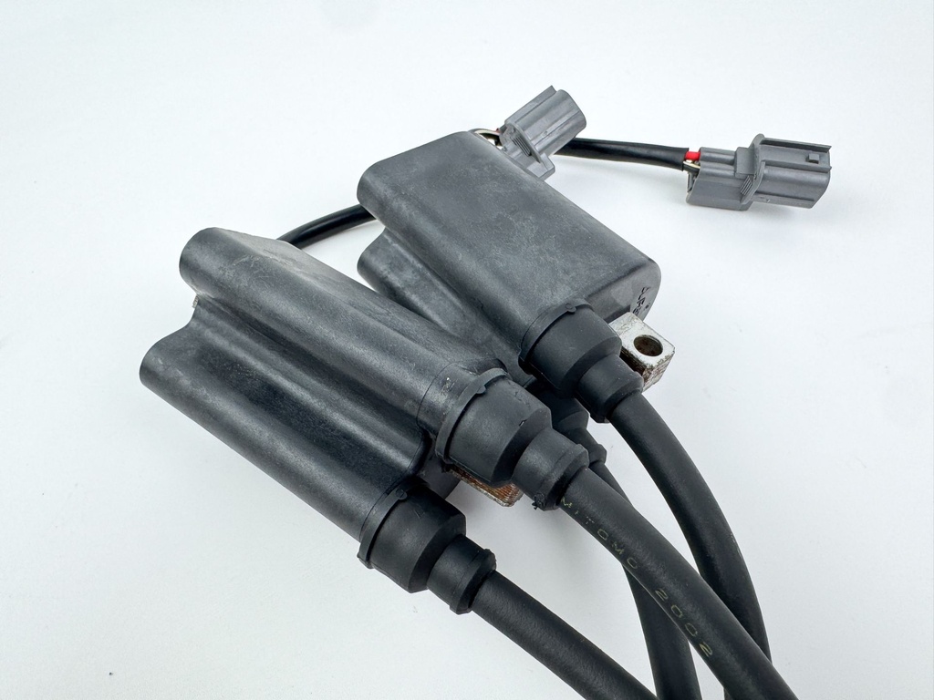 2003 Yamaha 115 HP 4 Stroke Outboard Ignition Coil Set 68V-82310-00-00 OEM